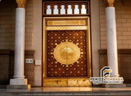 Replika Pintu Nabawi Kuningan